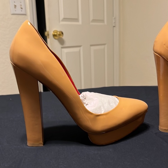 Charles Jourdan, Camel colored, platform heels - Picture 2 of 9